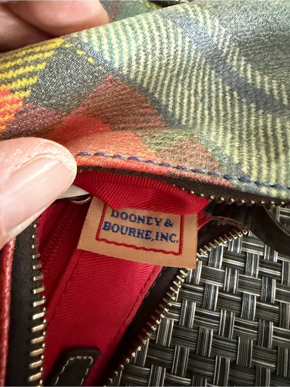 Vintage Y2K Dooney & Bourke Patched Plaid Shoulder Bag with Brown Leather Trim - Picture 5 of 8